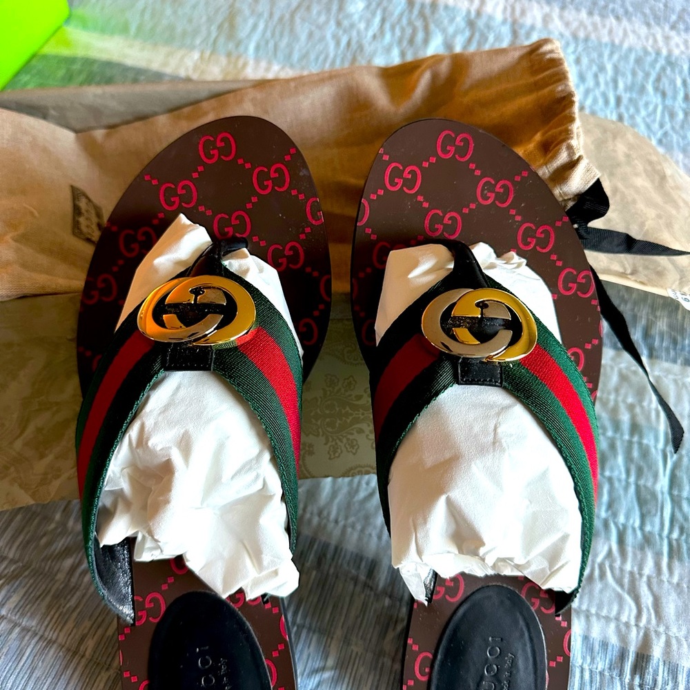 Gucci thong sandals. Worn once, excellent condition